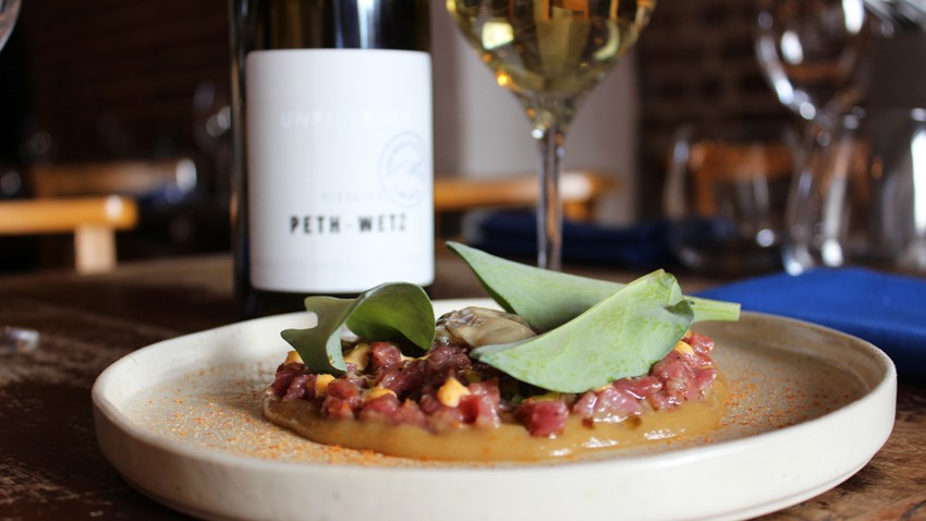Peth-Wetz Unfiltered Riesling and lamb tartare
